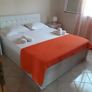  Apartamento Lucas Albania